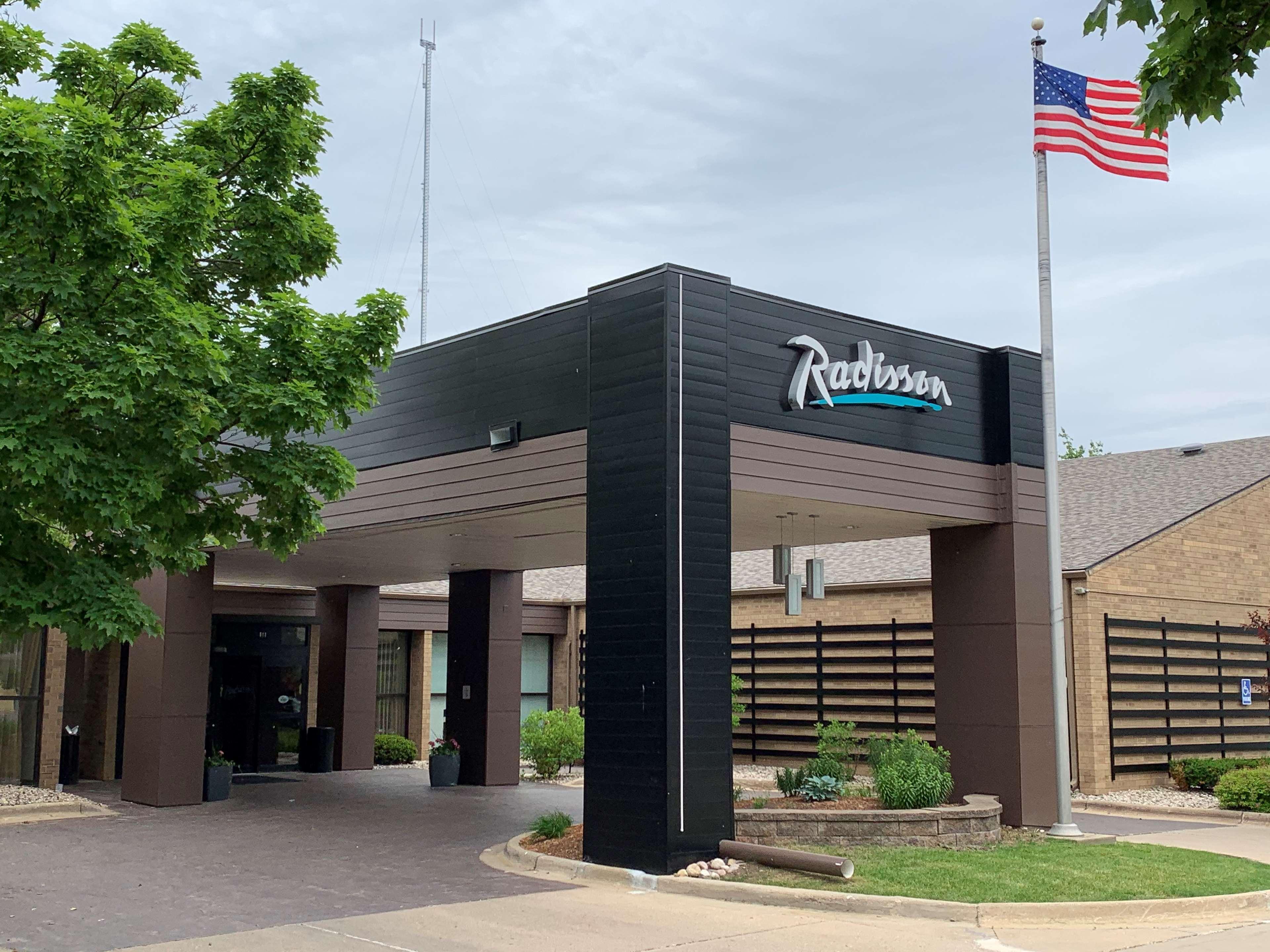 Radisson Hotel Madison Ngoại thất bức ảnh
