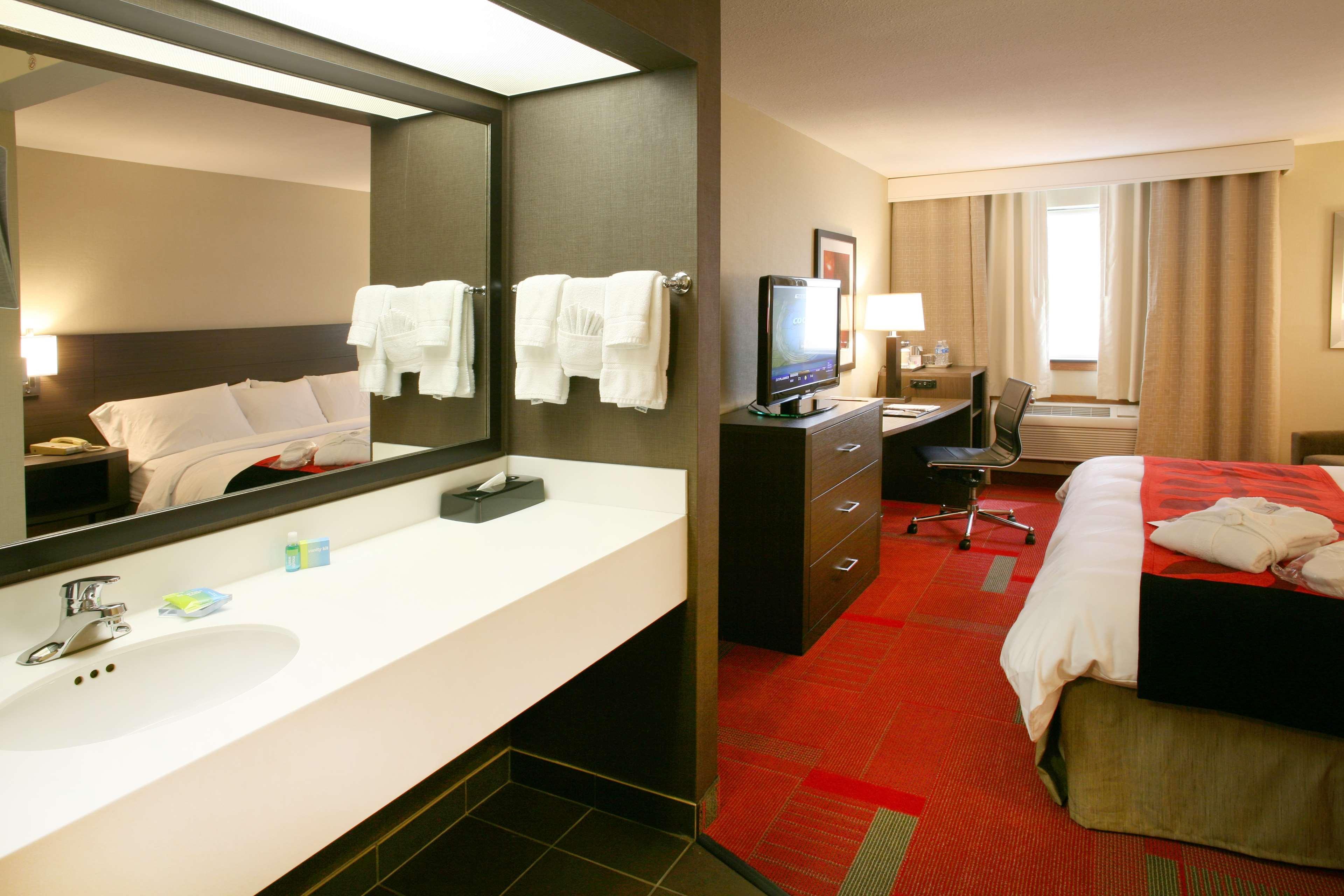 Radisson Hotel Madison Phòng bức ảnh