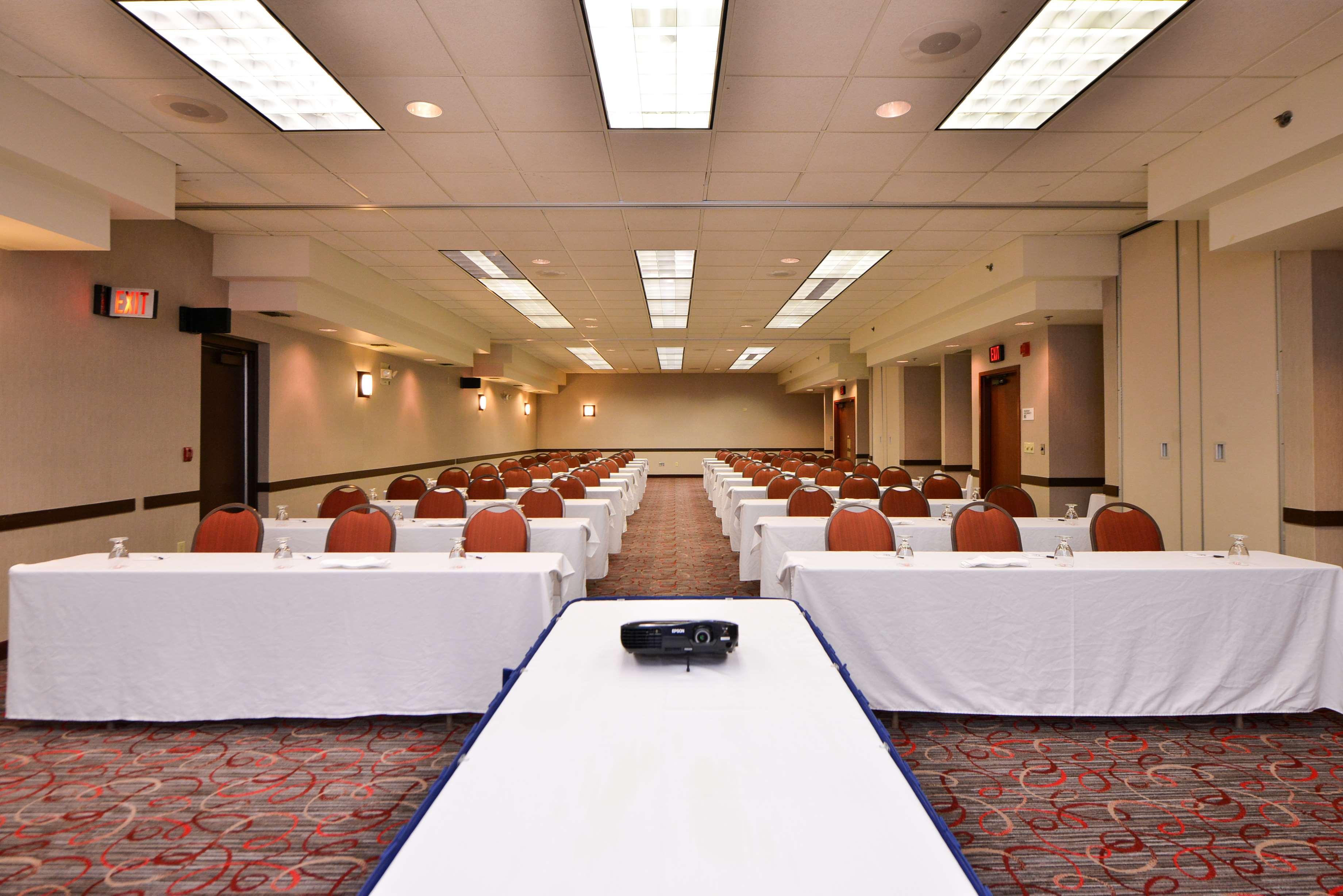 Radisson Hotel Madison Ngoại thất bức ảnh