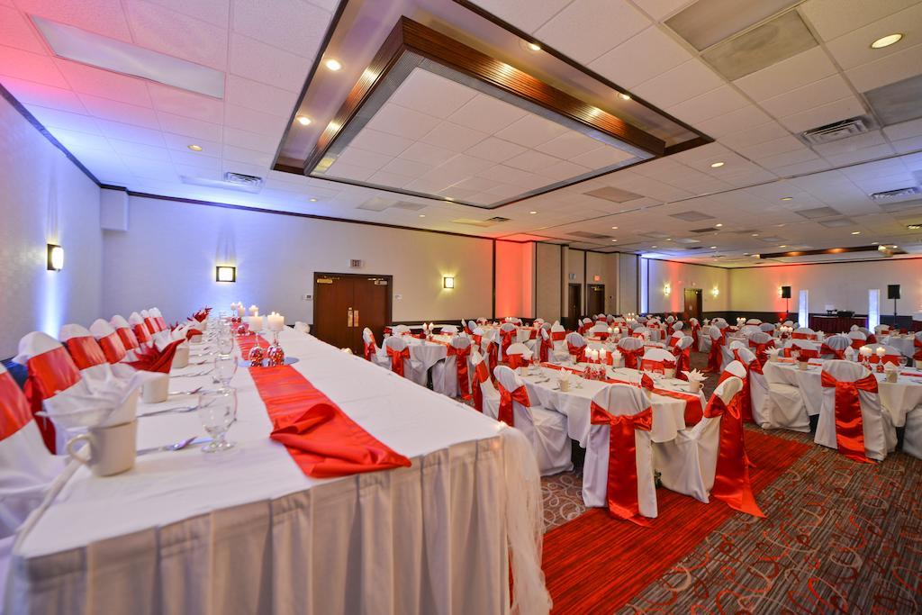 Radisson Hotel Madison Ngoại thất bức ảnh
