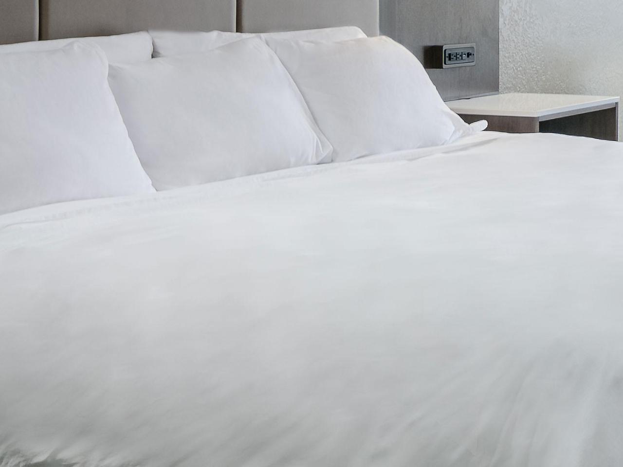 Radisson Hotel Madison Ngoại thất bức ảnh